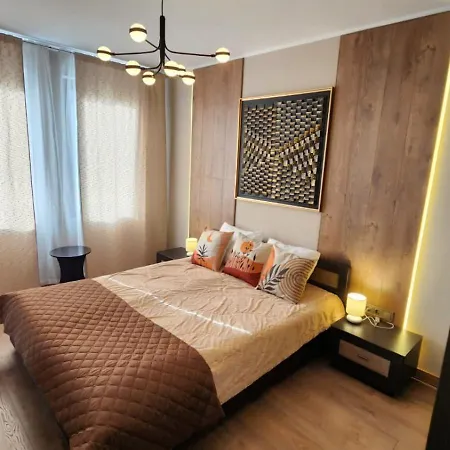 Spomar One Bedroom Апартаменти